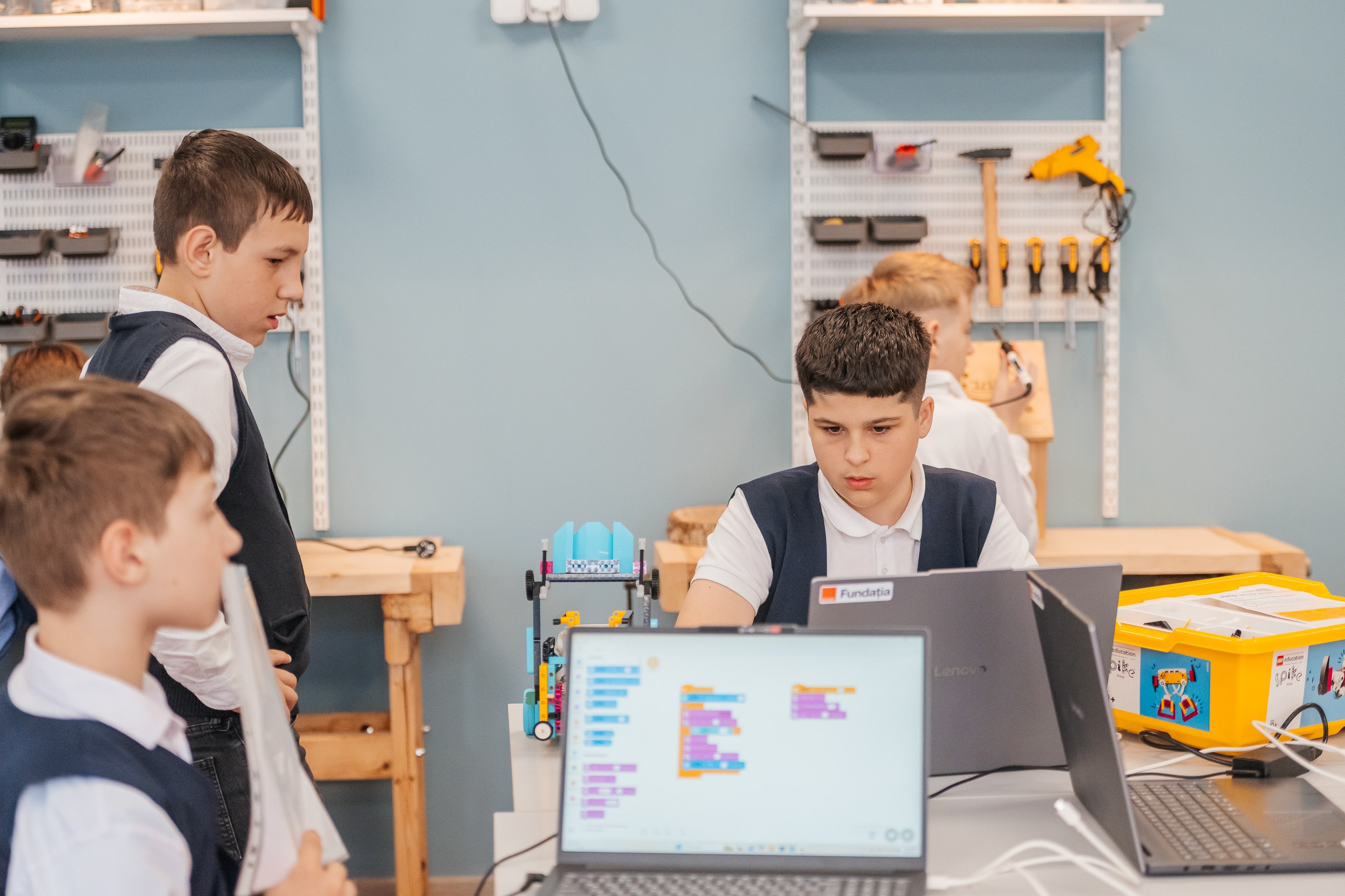 FabLab – spațiu pentru creație și inovare în școlile din Moldova